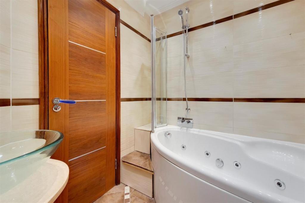 Apartmán Stanhope Terrace Londýn Exteriér fotografie